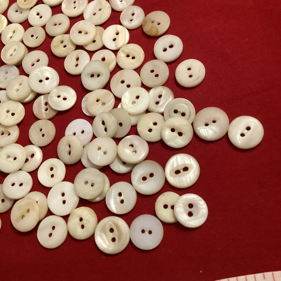 Motherpearl sewing buttons lot 2 holes more or less 1/2 inch - Picture 2 of 9